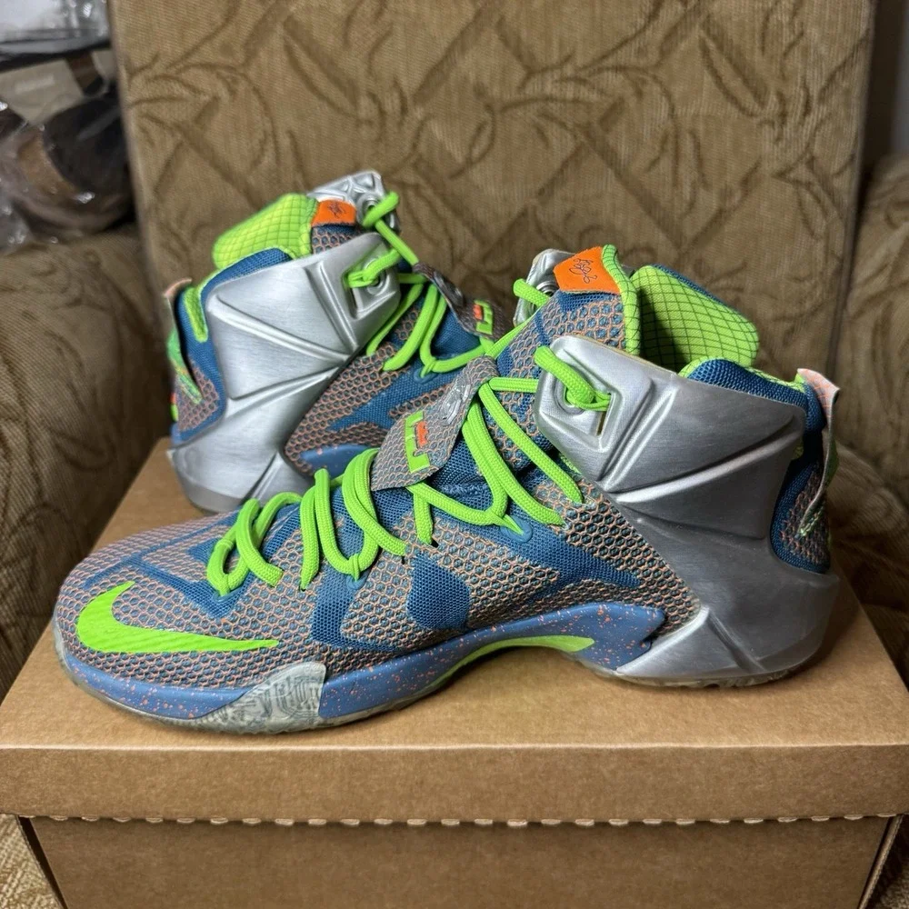 2014 Nike LeBron 12 Trillion Dollar Man‎ Size 10 Used Basketball Sneakers